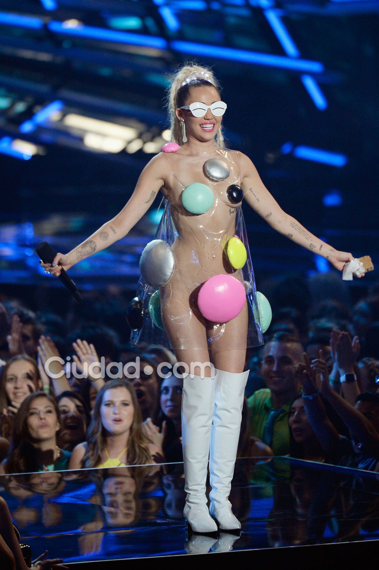 Miley Cyrus se llevó todas las miradas en los VMA's (Fotos: AFP). 