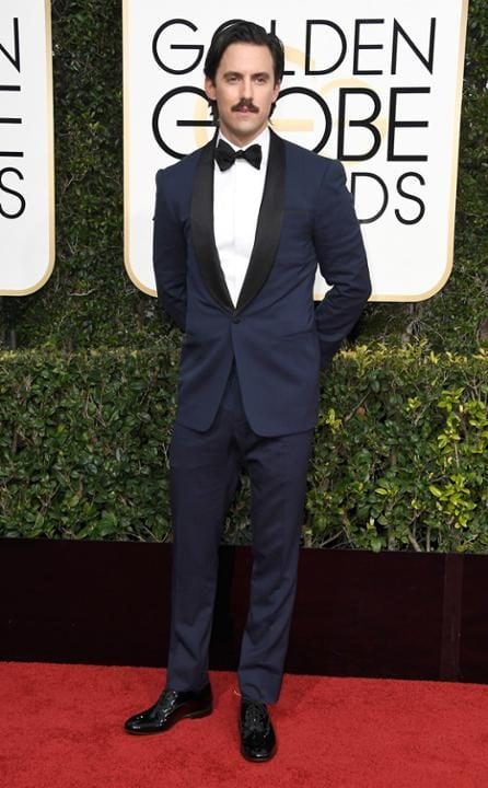 Milo Ventimiglia y su smoking azul, súper elegante.  (Foto: Gentileza E! Entertainment Television)