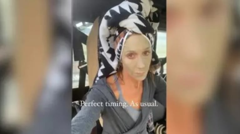 Mira el extraño momento en el que un rebaño de vacas perturba el momento ‘skincare’ de esta mujer