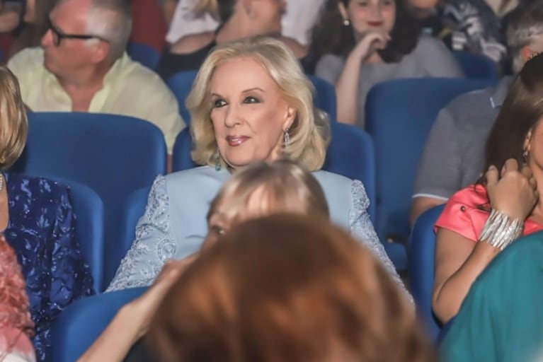 Mirtha Legrand fue al teatro a ver a Fátima Florez: le dedicaron la función y la ovacionaron de pie