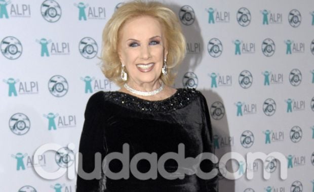 Mirtha Legrand, impecable, de negro. (Foto: Jennifer Rubio-Ciudad.com)