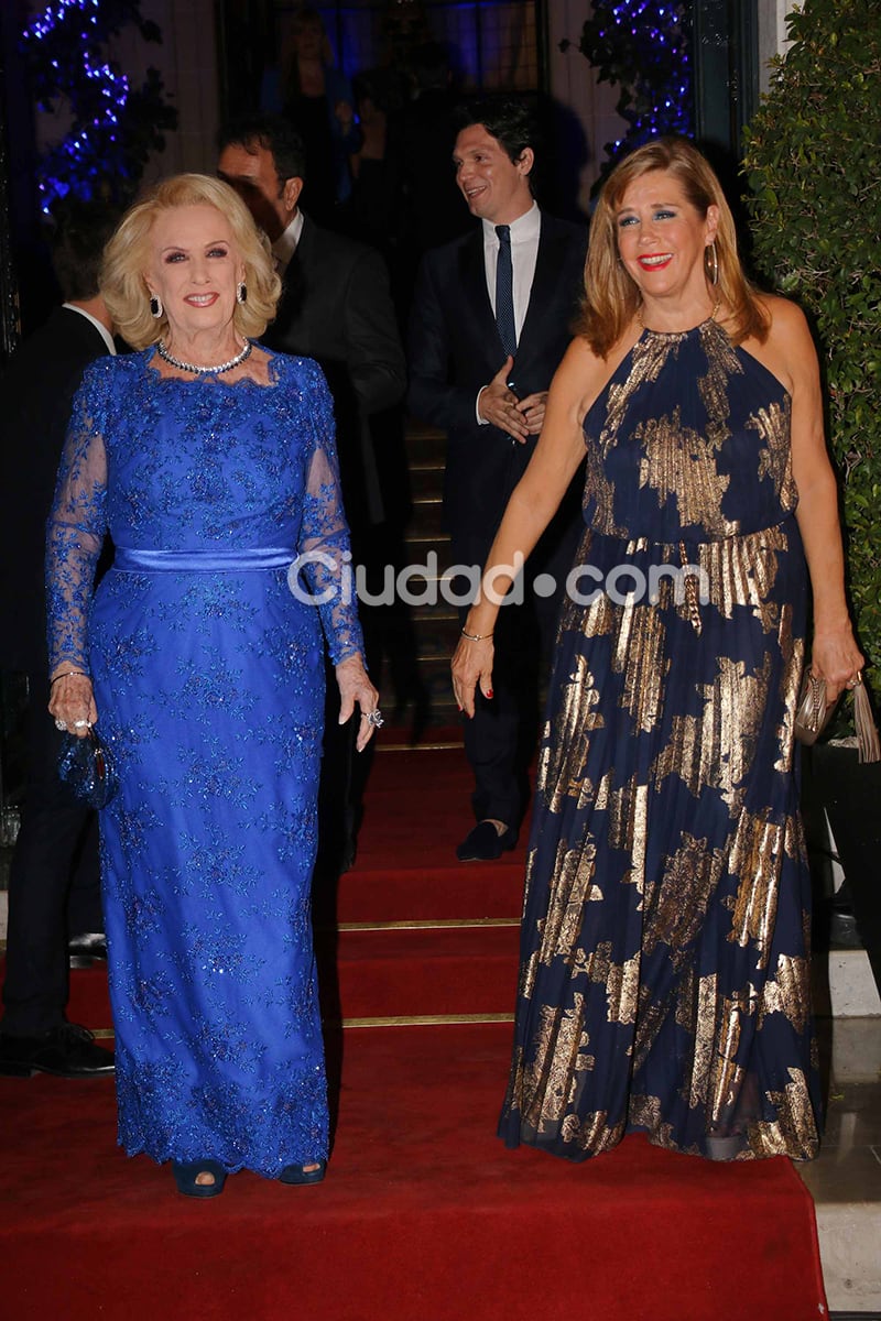 Mirtha Legrand junto a Marcela Tinayre. Foto: Movilpress-Ciudad.com.