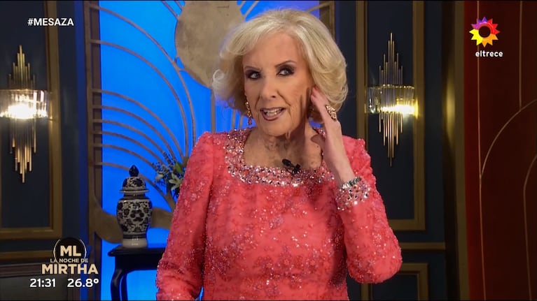 Mirtha Legrand lució su nuevo corte de pelo y un vestido coral con cristales bordados en su programa