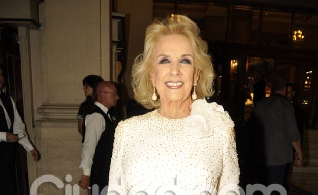 Mirtha Legrand, siempre glamorosa, en la fiesta de Gente  (Foto: Jennifer Rubio).