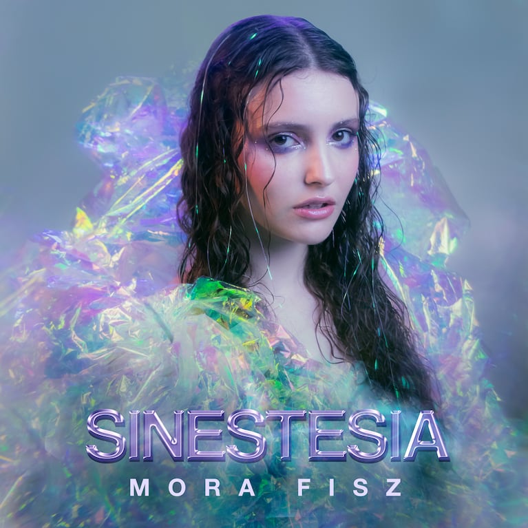 Mora Fisz en la tapa de su álbum Sinestesia.