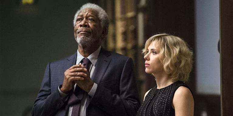 Morgan Freeman y Scarlett Johansson en "Lucy"