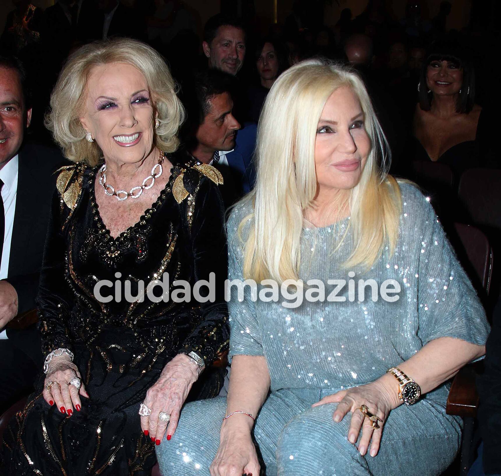 Moria Casán, Mirtha Legrand y Susana Giménez, puro cariño y complicidad en el escenario. (Foto: Movilpress)