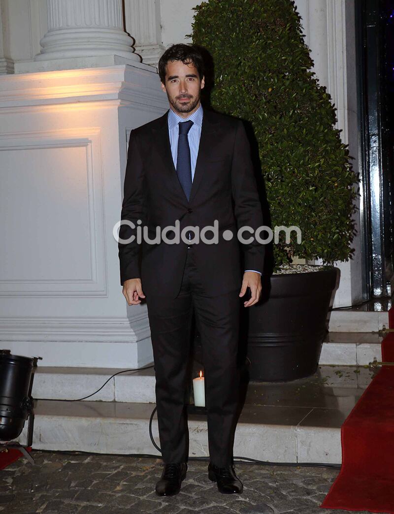 Nacho Viale, de estricto traje para la gala. Foto: Movilpress-Ciudad.com.