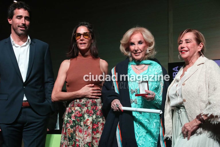 Nacho Viale, Juana Viale, Mirtha Legrand, Marcela Tinayre (Fotos: Movilpress)