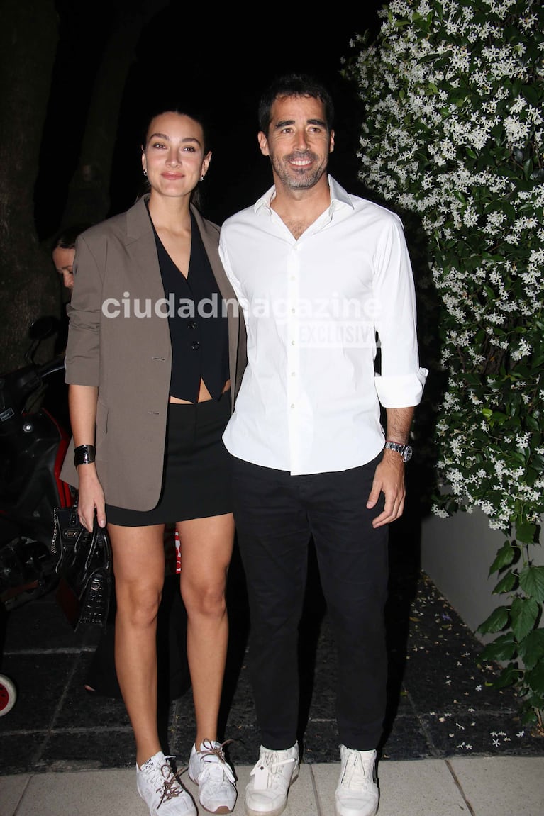 Nacho Viale y su novia en el cumpleaños de Marcela Tinayre (Foto: Movilpress).