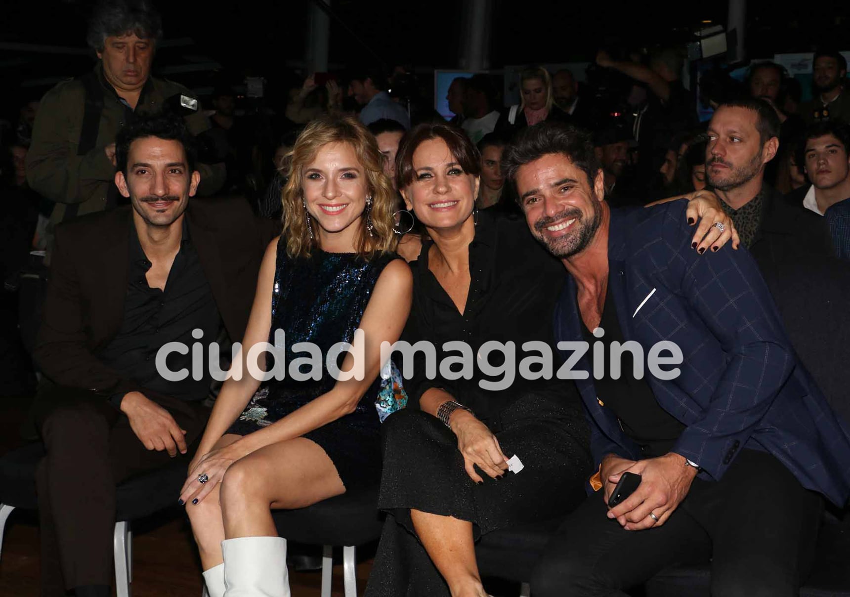 Nancy Dupláa, Carla Peterson, Luciano Castro y Juan Minujín, en la presentación de 100 días para enamorarse. (Foto: Movilpress)