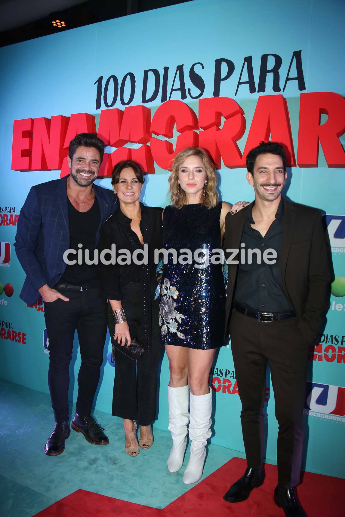 Nancy Dupláa, Carla Peterson, Luciano Castro y Juan Minujín, en la presentación de 100 días para enamorarse. (Foto: Movilpress)