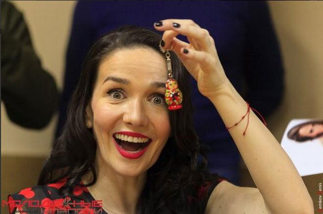 Natalia Oreiro y el regalo de una fanática rusa que la sorprendió (Foto: Twitter)