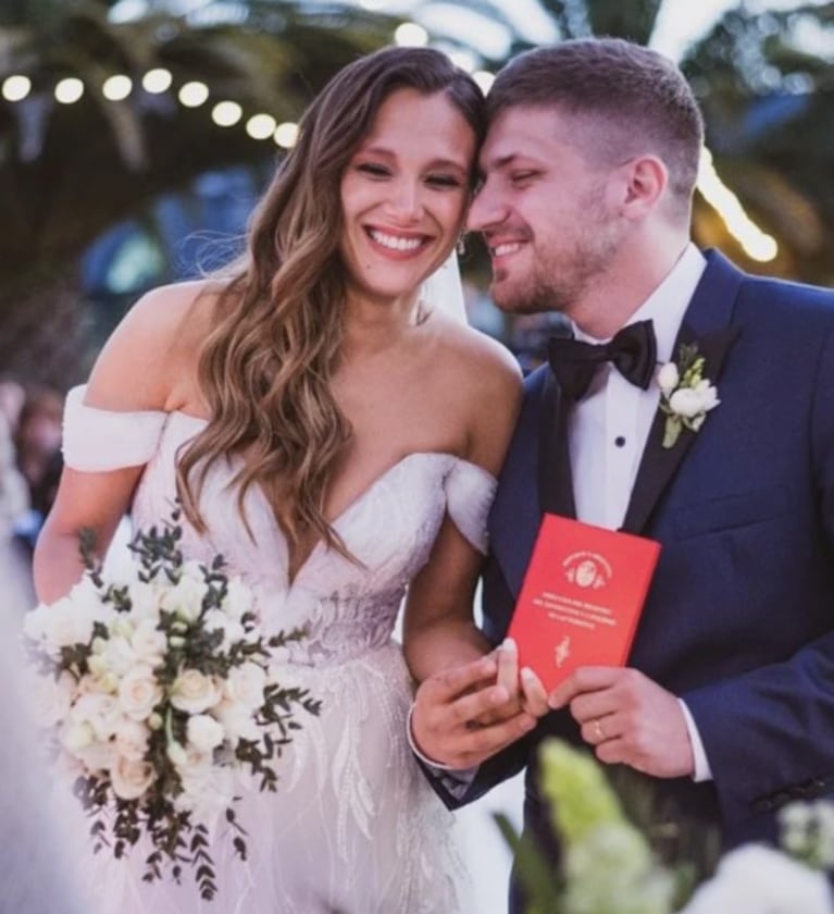 Nazarena Vélez les dedicó a Barbie y Lucas Rodríguez un profundo posteo por su primer mes de casados: "No puedo evitar volver a llorar"