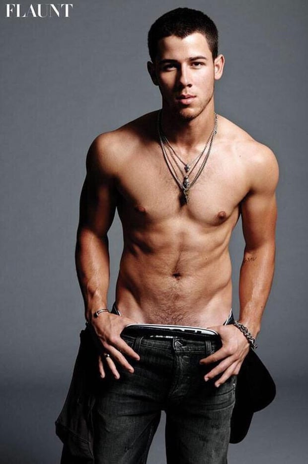 Nick Jonas emuló la icónica campaña de Mark Wahlberg para Calvin Klein. (Foto: Web)