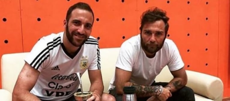 Nicola Higuaín, hermano del Pipita, se lanza como cantante con Vamos