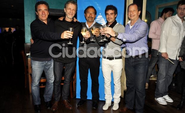 Nicolás Cabré, Daniel Fanego y Guillermo Francella, en el festejo de Atraco. (Foto: Jennifer Rubio - Ciudad.com)