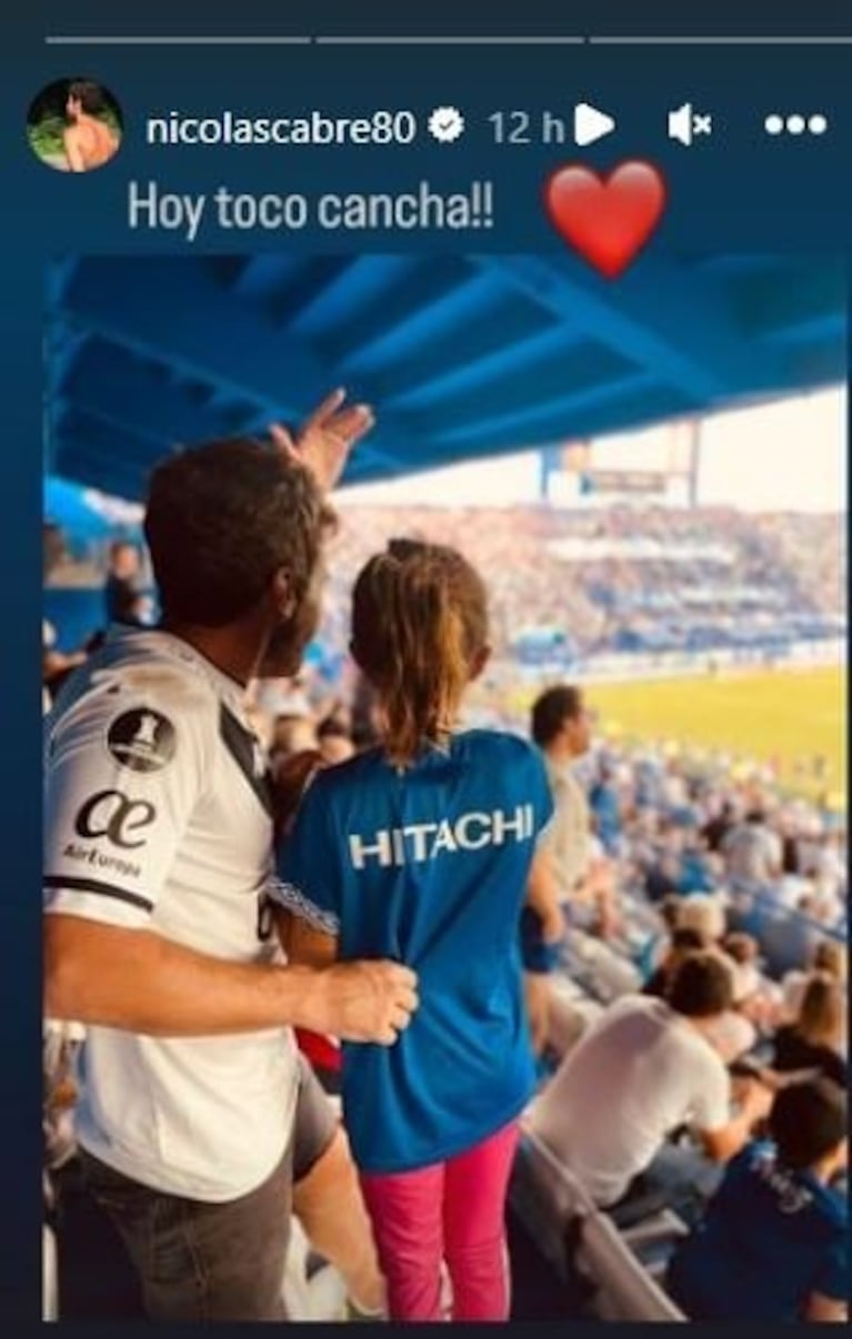 Nicolás Cabré fue a la cancha con su hija Rufina: la foto más tierna alentando a su equipo