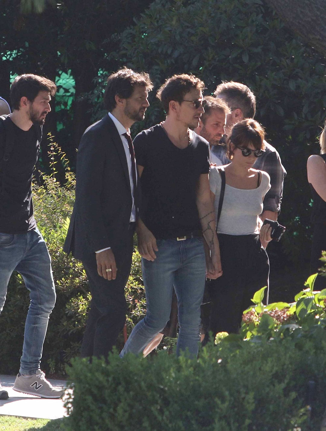 Nicolás Vázquez y Gimena Accardi, en el último adiós a Santiago Vázquez. (Foto: Movilpress)