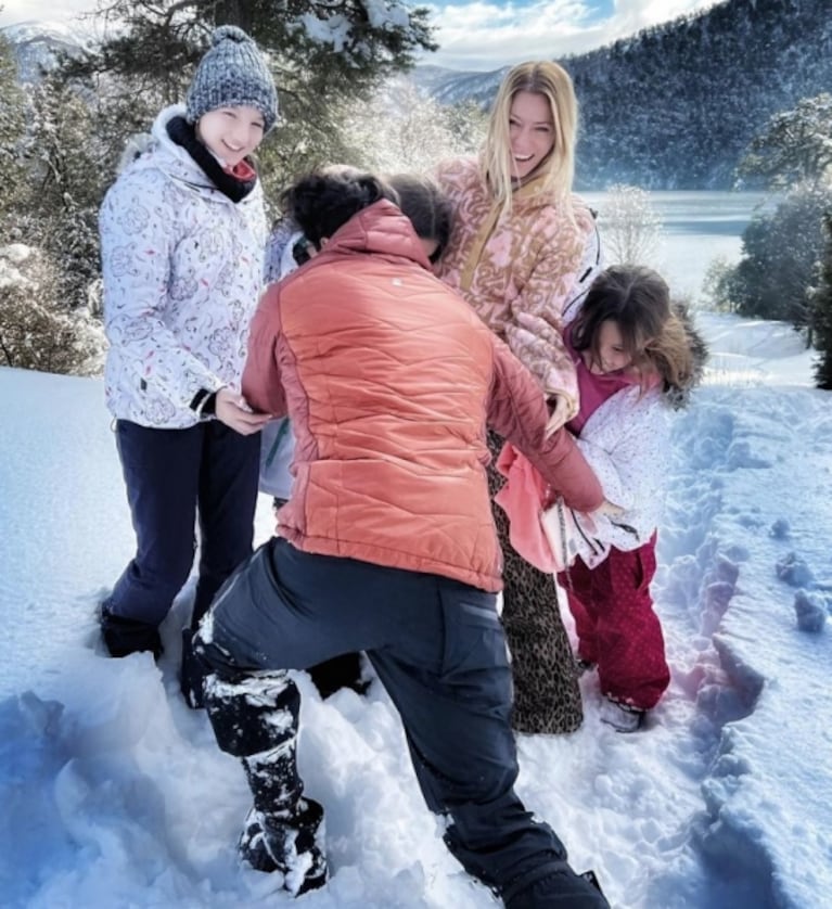 Nicole Neumann viajó a la nieve con Manu Urcera y sus hijas: las fotos antes del escándalo con Mica Viciconte