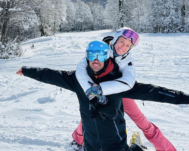 Nicole Neumann y Manu Urcera viajaron solos a la nieve: las fotos de la mini luna de miel antes de la boda