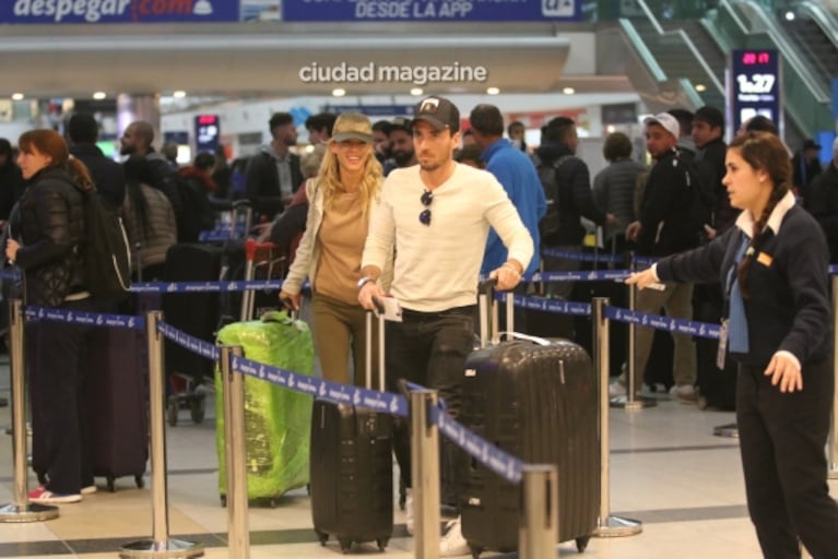 Nicole Neumann y su primer viaje con Matías Tasín, su nuevo novio, a Miami: las fotos de la pareja en Ezeiza