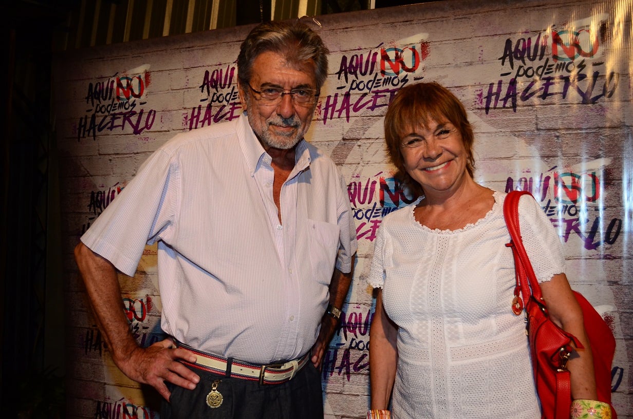 Noche de amigos famosos en la presentación de Aquí no podemos hacerlo.