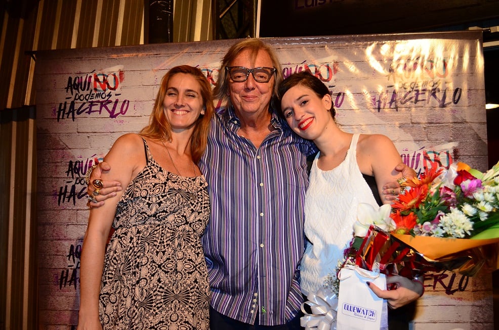 Noche de amigos famosos en la presentación de Aquí no podemos hacerlo.