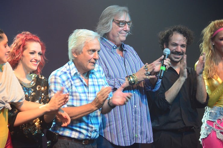 Noche de amigos famosos en la presentación de Aquí no podemos hacerlo.