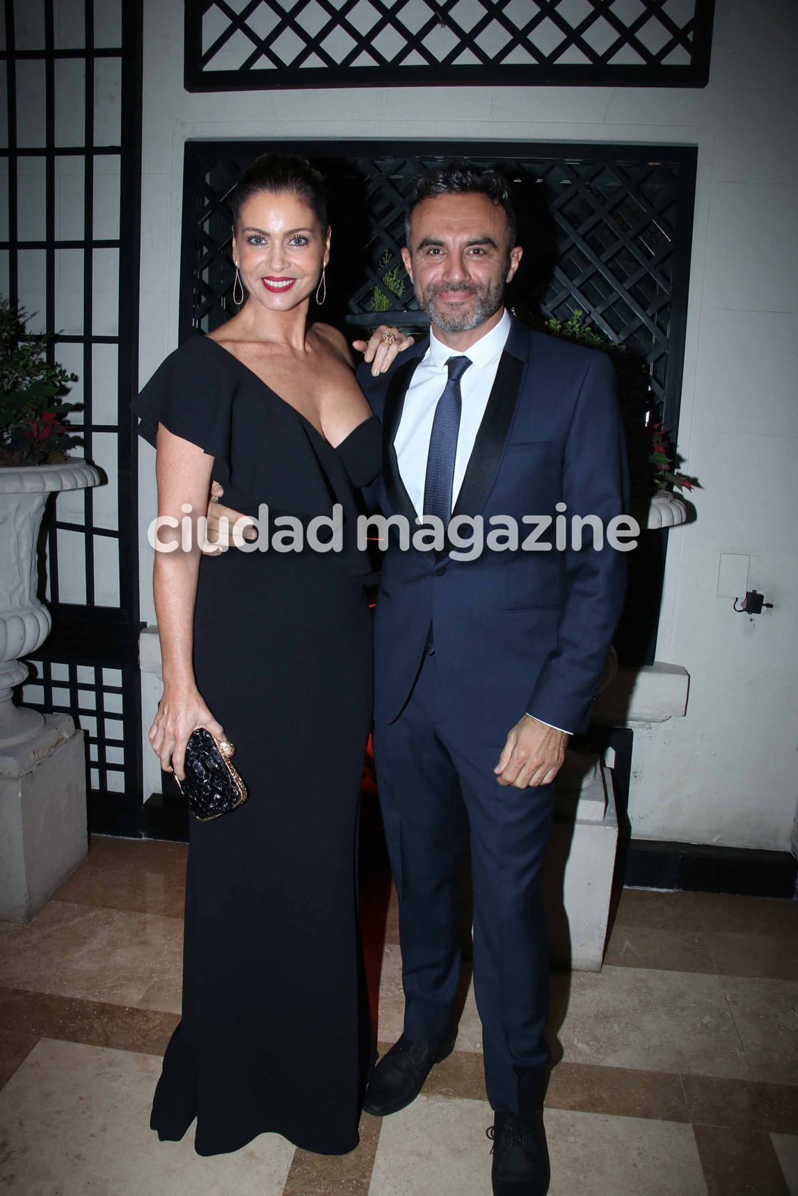 Noche de parejitas y looks en la cena anual de la Cruz Roja Argentina. (Foto: Movilpress)