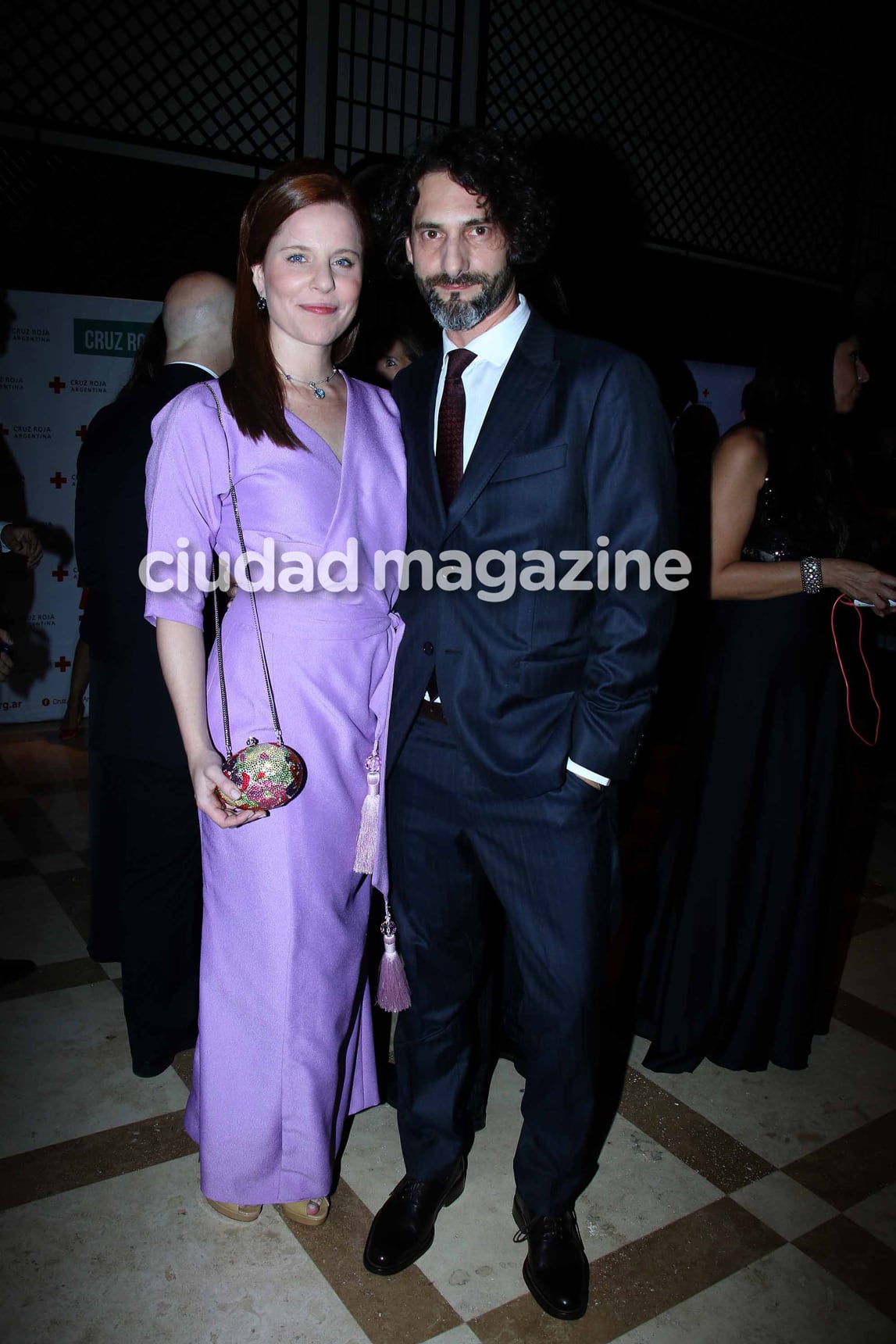 Noche de parejitas y looks en la cena anual de la Cruz Roja Argentina. (Foto: Movilpress)