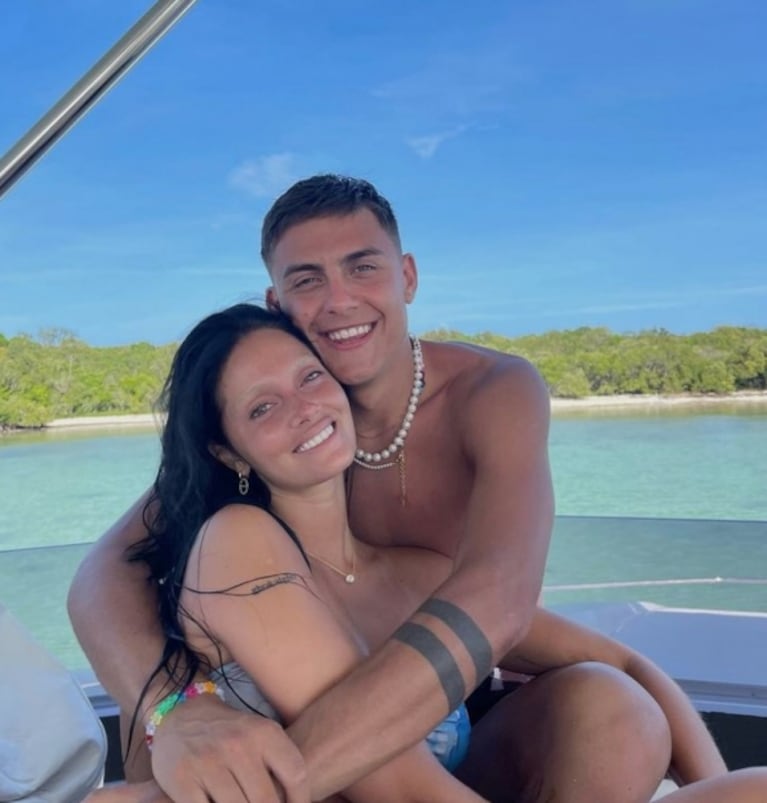 Oriana Sabatini y Paulo Dybala se dedicaron apasionados posteos por sus cuatro años juntos