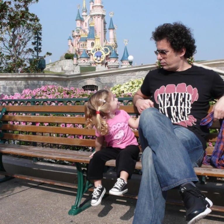 Otros tiempos: Charo con papá Andrés Calamaro.