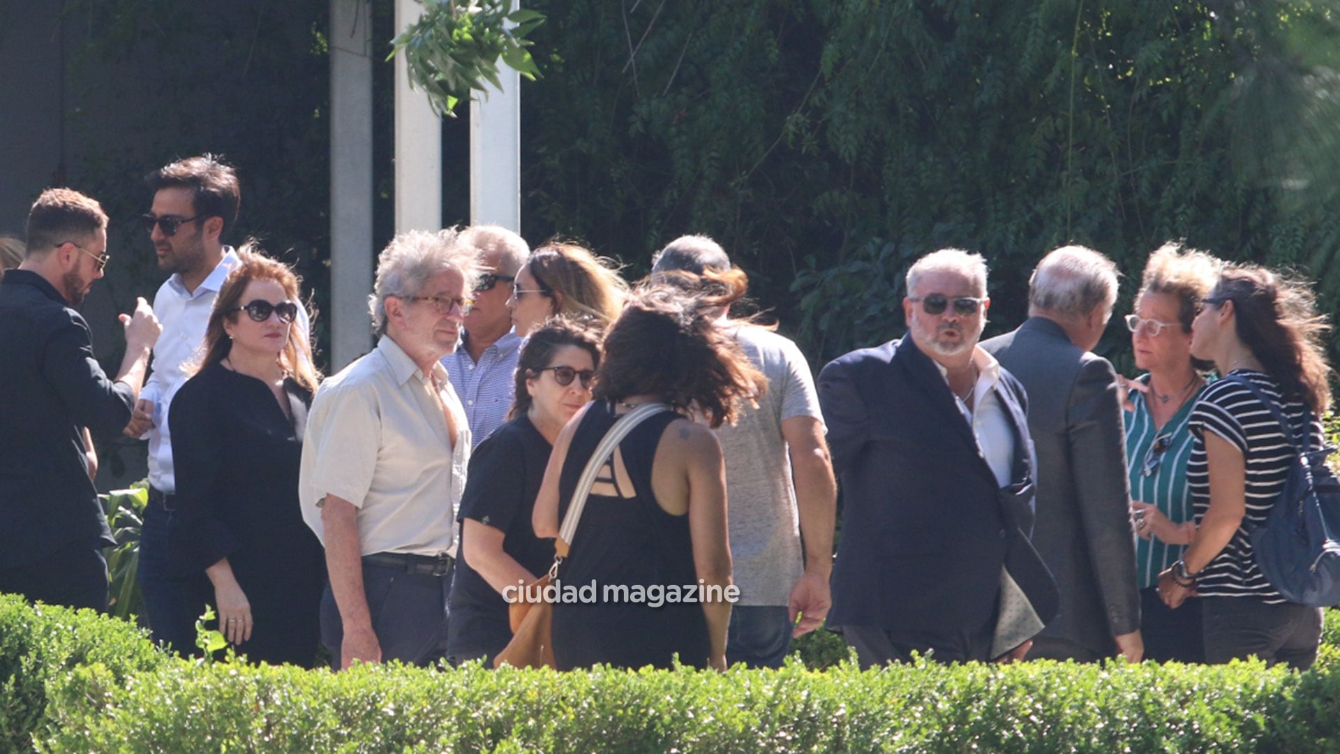 Pablo Alarcón en el último adiós de María Engracia, la madre de Lucía y Joaquín Galán. (Foto: Movilpress)