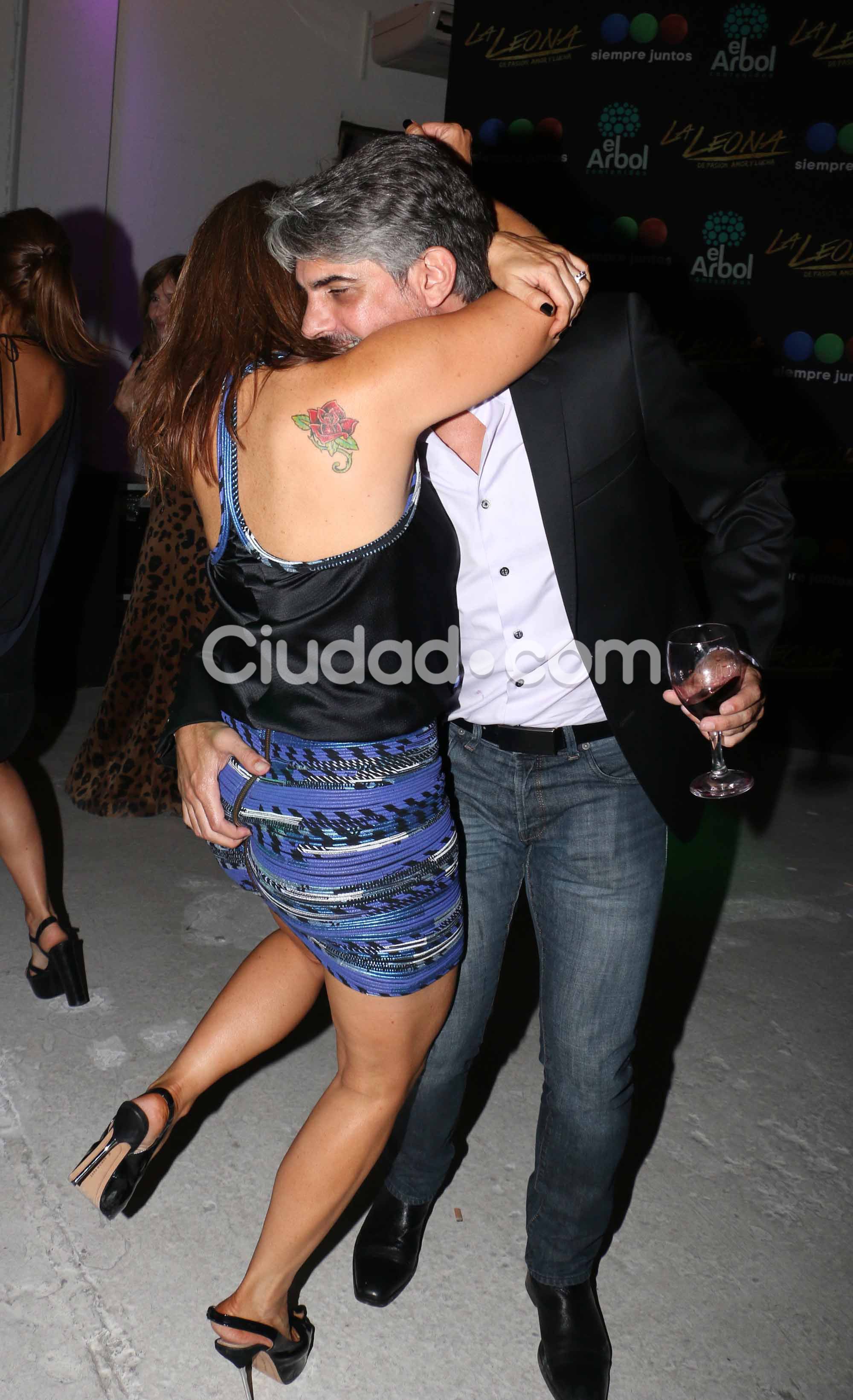 Pablo Echarri y Nancy Dupláa, apasionados en el festejo. (Foto: Movilpress-Ciudad.com)