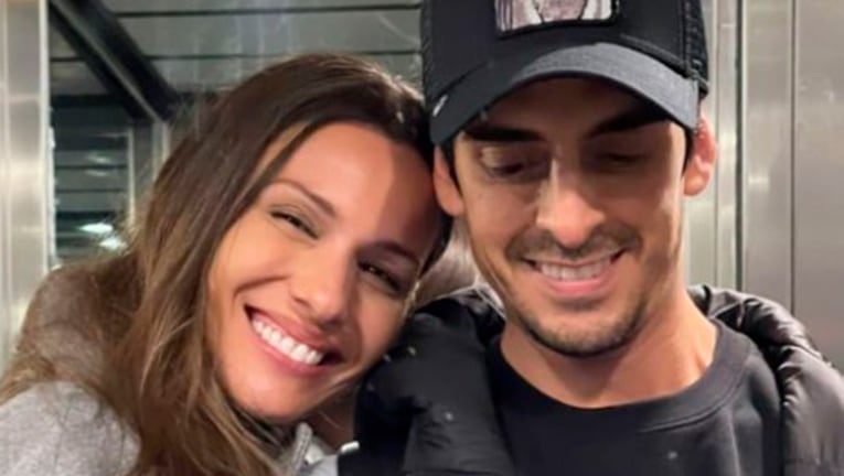 Pampita compartió las divertidas fotos de su blanqueamiento nocturno con su hermano odontólogo.