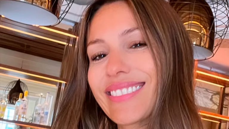 Pampita compartió una foto retro con sus seguidores: la perfección