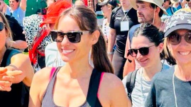 Pampita con Silvia, la madre de Martín Pepa, en la peregrinación a Luján (Foto: Web)