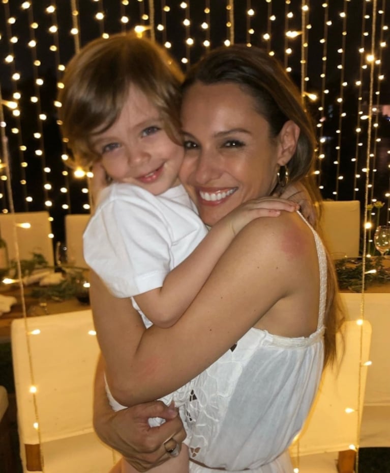 Pampita mostró la increíble decoración de su festejo de Año Nuevo con Roberto García Moritán, sus hijos y amigos