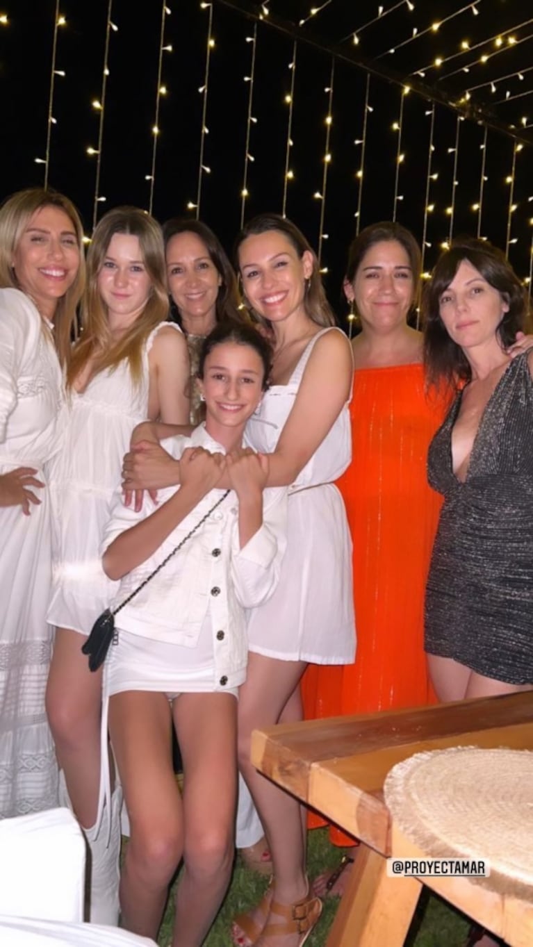 Pampita mostró la increíble decoración de su festejo de Año Nuevo con Roberto García Moritán, sus hijos y amigos