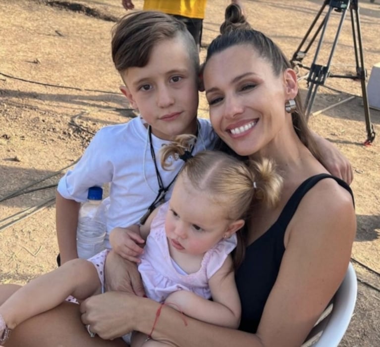 Pampita mostró una foto del radical cambio de look de su hijo Benicio Vicuña