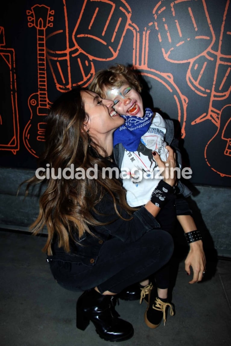 Pampita presentó sus diseños infantiles con sus hijos, Bautista, Benicio y Beltrán: mirá las divertidas fotos