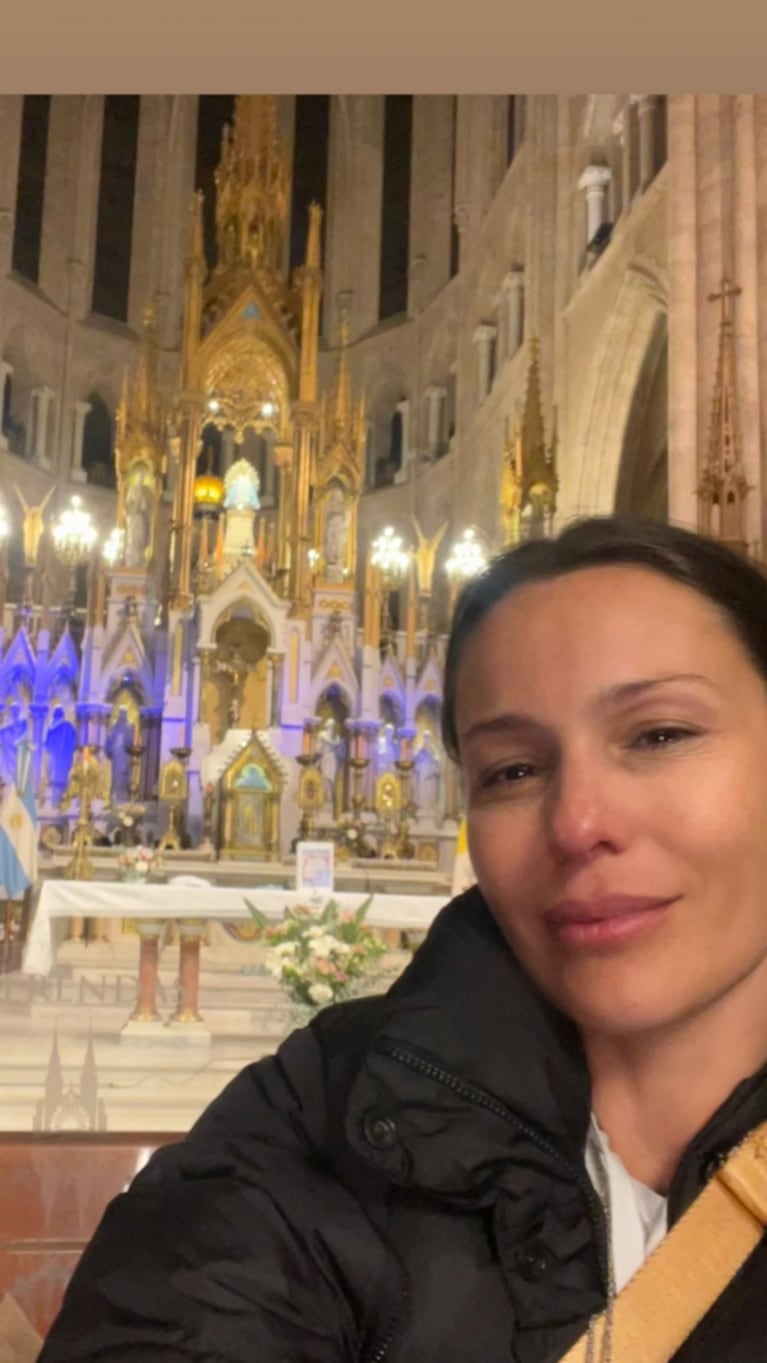 Pampita se quebró al llegar a Luján tras su peregrinación: el recuerdo de Blanca y el apoyo de sus hijos con Roberto