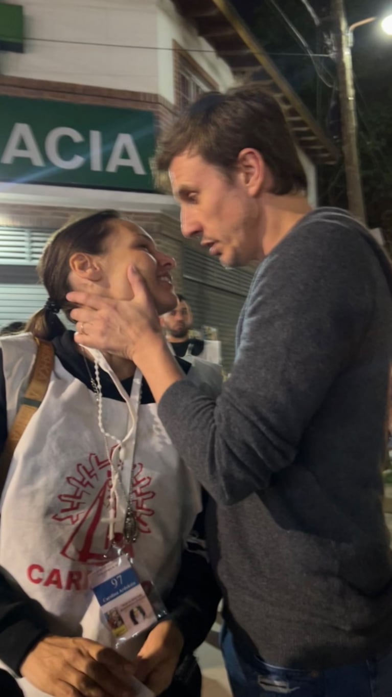 Pampita se quebró al llegar a Luján tras su peregrinación: el recuerdo de Blanca y el apoyo de sus hijos con Roberto