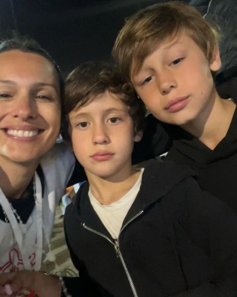 Pampita se quebró al llegar a Luján tras su peregrinación: el recuerdo de Blanca y el apoyo de sus hijos con Roberto