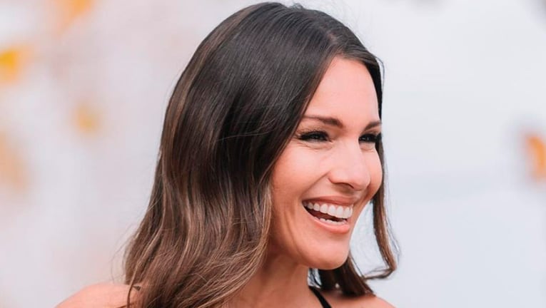 Pampita sorprendió con un outfit total black con transparencias en El Hotel de los Famosos.