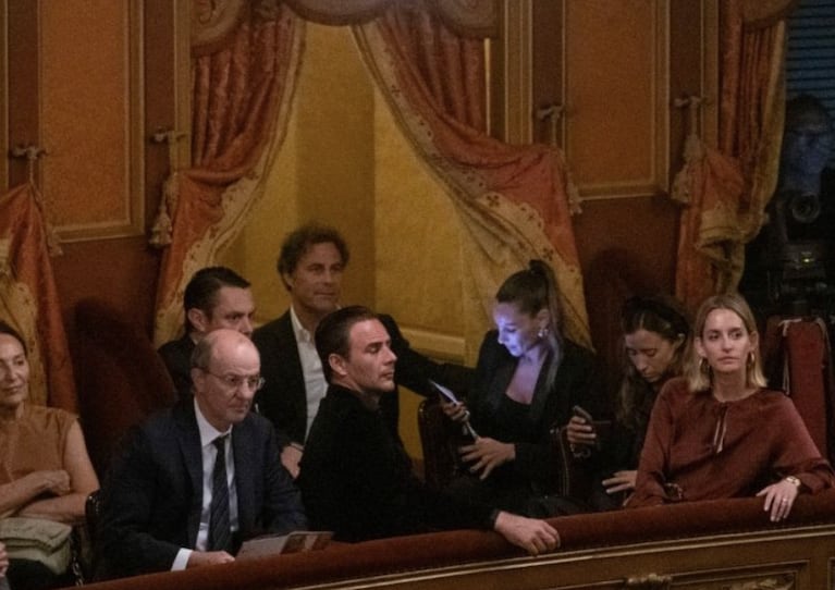 Pampita y Martín en el Teatro Colón.