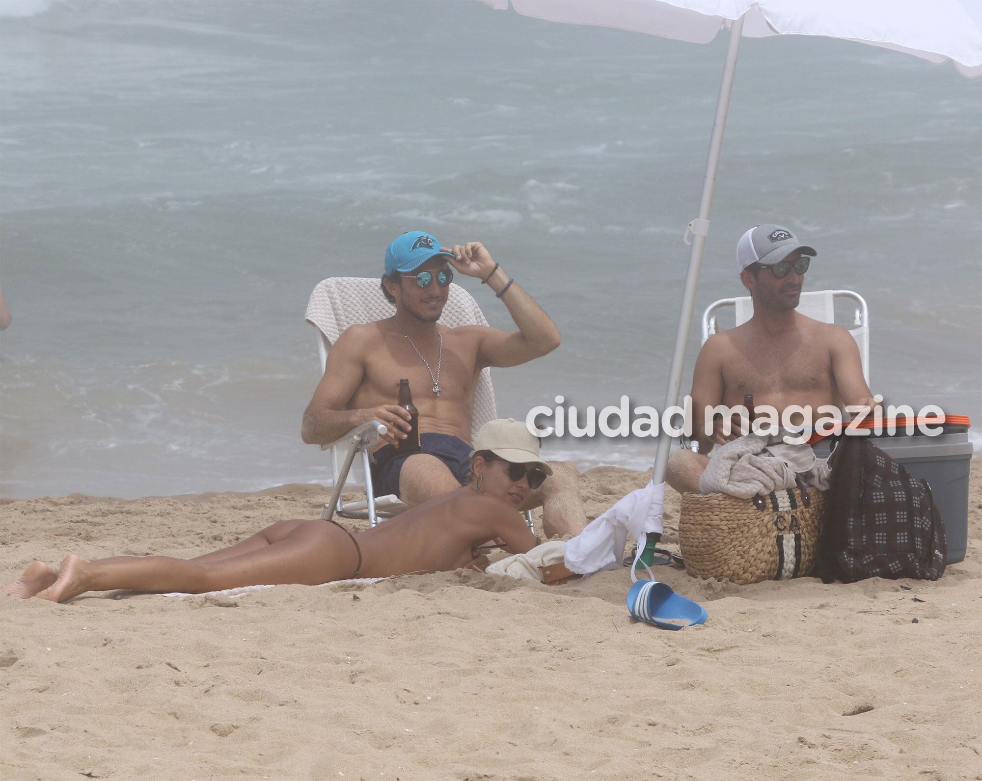 Pampita y Pico Mónaco, reconciliados y en la playa (Foto: GM Press)