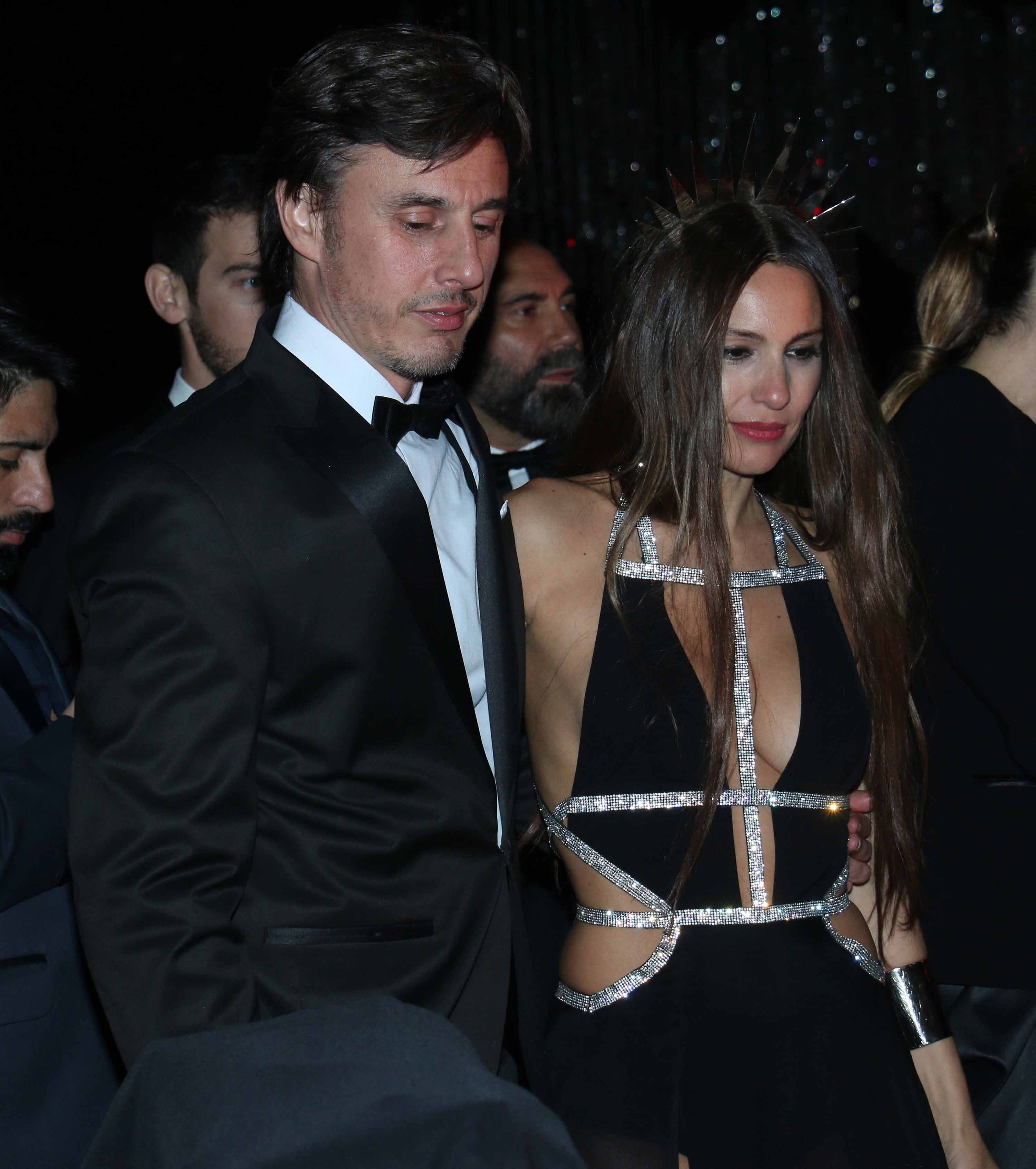 Pampita y Roberto García Moritán, espléndidos y mimosos en la gala de Baron B (foto: Movilpress)