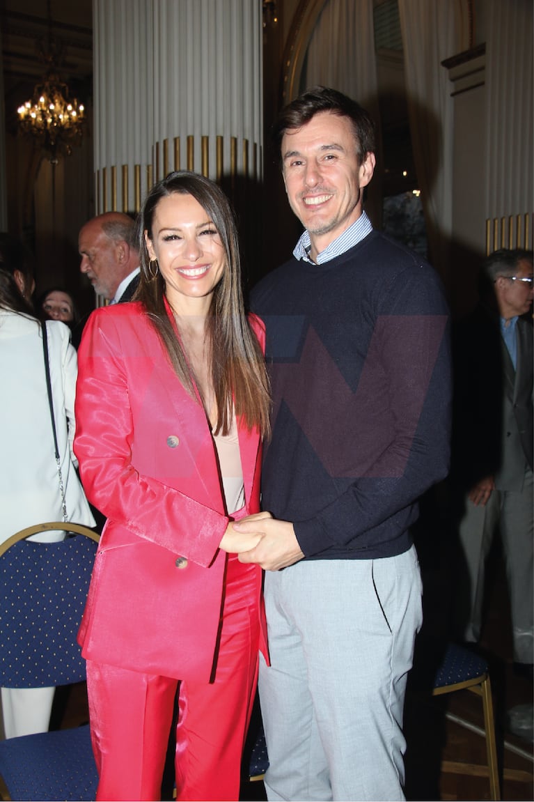 Pampita y Roberto García Moritán, supercancheros. (Foto: Movilpress).